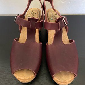 LOTTA from STOCKHOLM - Highwood Peep-Toe T-Bar Clogs in Aubergine